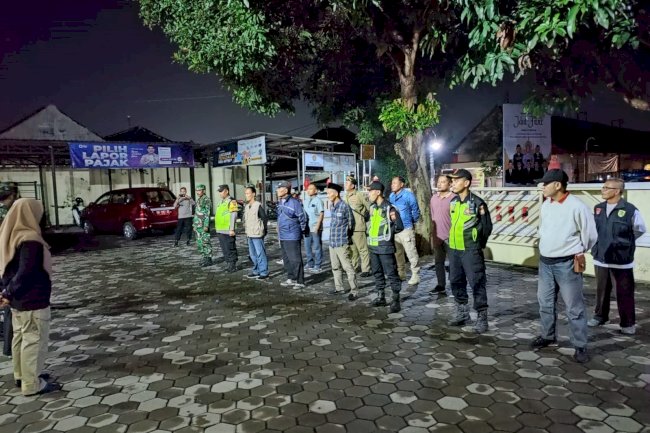 Memastikan Kondisi Wilayah Kondusif Pemerintah Kecamatan Gabungan Mengadakan Pemantauan Wilayah Pada Malam Takbiran