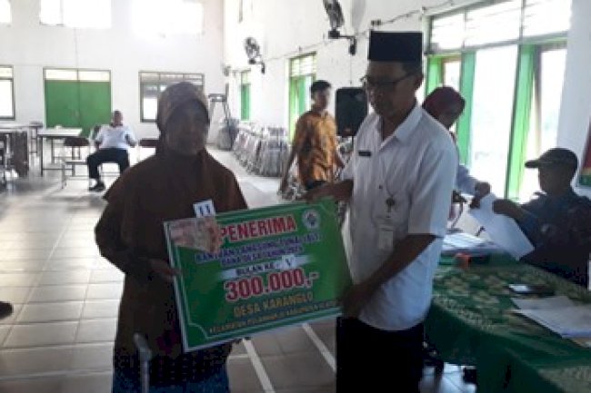 Penyaluran Bantuan Langsung Tunai (BLT) Tahap Ke - 5  Desa Karanglo Kecamatan Polanharjo
