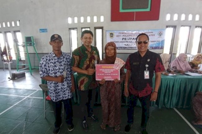 Petugas Antar Langsung Ke Rumah Keluarga Penerima Manfaat Di Desa Ponggok Kecamatan Polanharjo