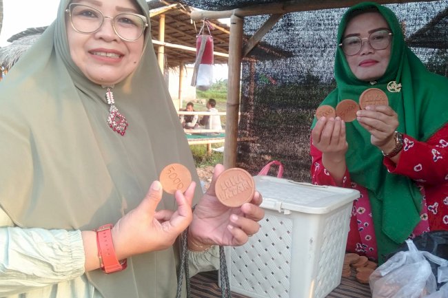 JAJANAN TEMPO D0ELOE  SEHAT MURAH DAN UNIK DI PASAR TRADISIONAL LOKA BATARI POLANHARJO