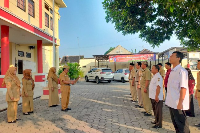 MEMBANGUN SINERGI DAN DISIPLIN PEGAWAI MELALUI APEL PAGI KECAMATAN  POLANHARJO 