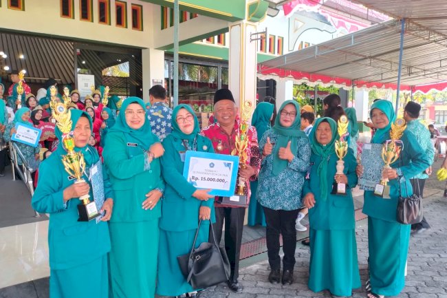 PUNCAK ACARA PERINGATAN HARI KESATUAN GERAK PKK  DESA SIDOWAYAH POLANHARJO BORONG KEJUARAAN 