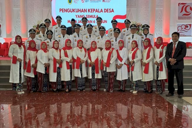 ENAM BELAS KEPALA DESA POLANHARJO DIKUKUHKAN  MENJADI DELAPAN  TAHUN MASA JABATAN KEPALA DESA