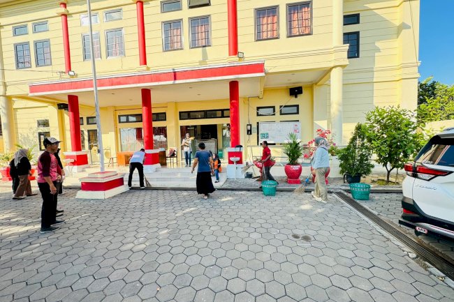 MENYAMBUT HUT RI KE-79 POLANHARJO BERSOLEK