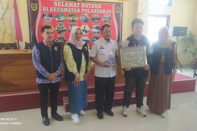 PENARIKAN MAHASISWA UNDIP KKN DI POLANHARJO