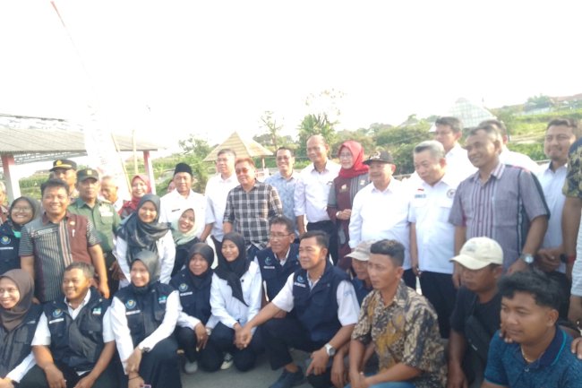 KUNJUNGAN  DPR RI BERSAMA DITJEN PERIKANAN BUDIDAYA KKP KE NGANJAT POLANHARJO