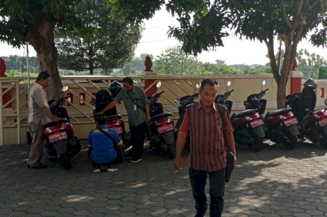 CAMAT POLANHARJO APELKAN KENDARAAN DINAS KEPALA DESA