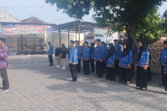 UPACARA HARI PAHLAWAN TINGKAT  KECAMATAN POLANHARJO “Teladani Pahlawanmu Cintai Negerimu 