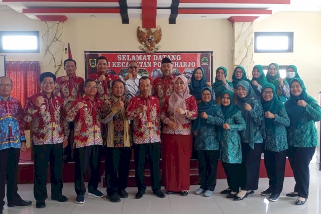 CAMAT  DAN PKK PRINGSEWU LAMPUNG  STUDY TIRU KE POLANHARJO