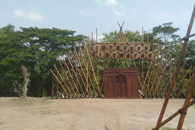 WAHANA WISATA TEMPAT OUTBOND ALAMI SIBLARAK POLANHARJO