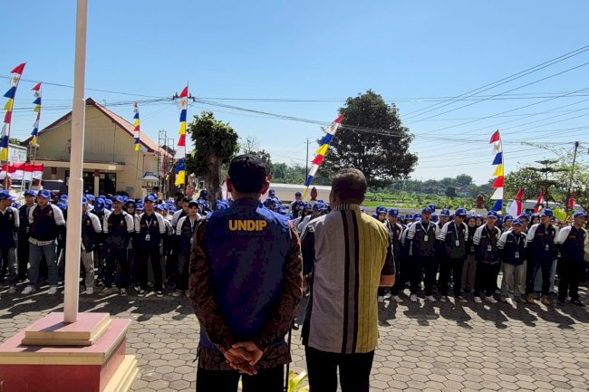 Camat Polanharjo Pimpin Apel Penerimaan 130 Mahasiswa KKN Tim II UNDIP 2025/2026