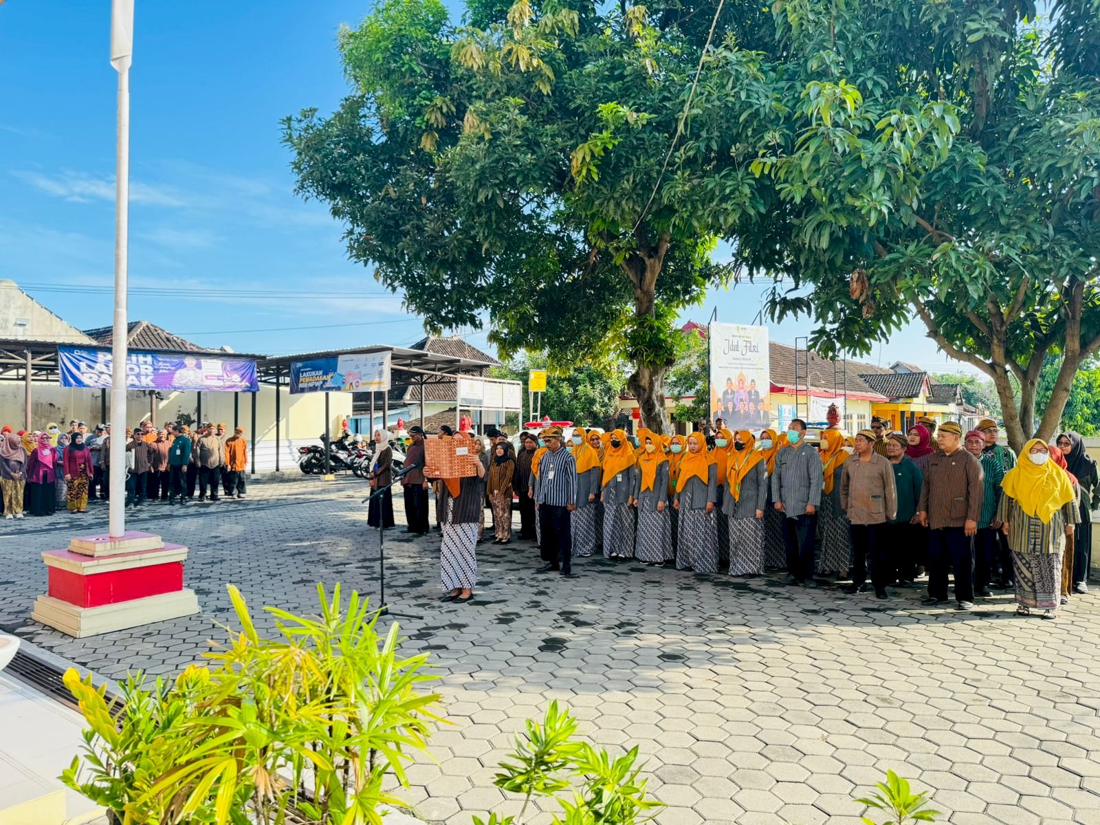 Kecamatan Polanharjo Melaksanakan Upacara Memperingati Hari Kartini ke - 145 Tahun 2024