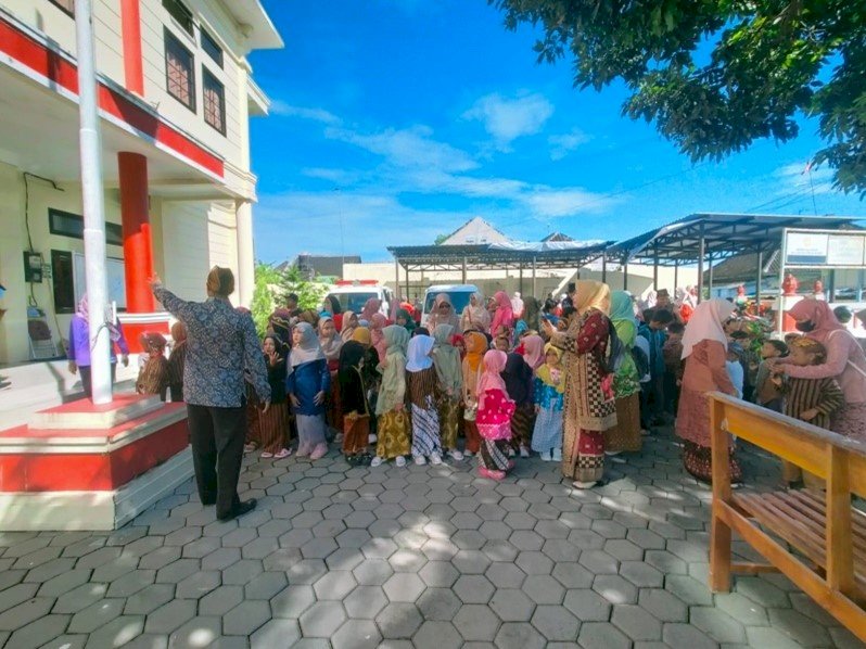 Edukasi Pembelajaran Langsung Siswa PAUD dan TK Polanharjo Berkunjung ke Kantor Kecamatan Polanharjo