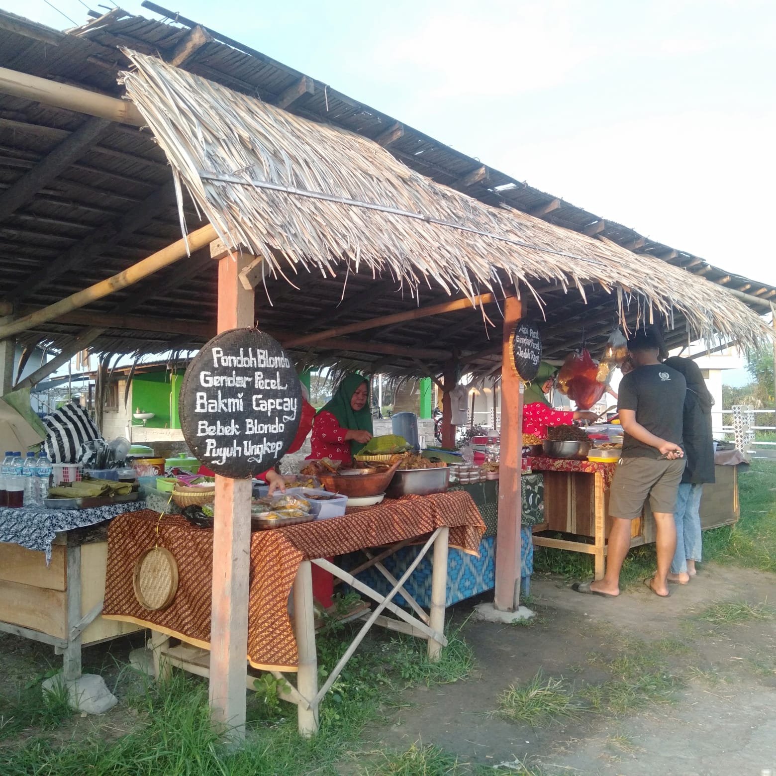 JAJANAN TEMPO D0ELOE  SEHAT MURAH DAN UNIK DI PASAR TRADISIONAL LOKA BATARI POLANHARJO