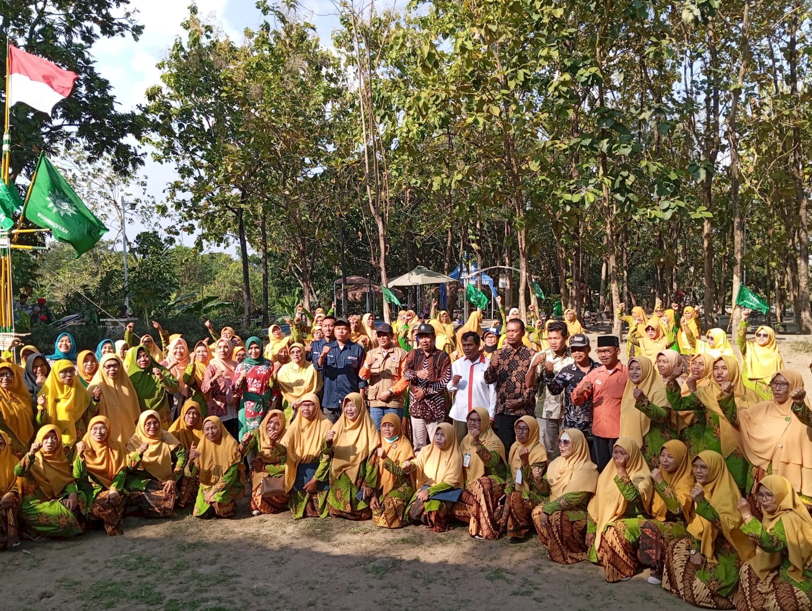 PIMPINAN DAERAH AISYAH KABUPATEN KLATEN  LATIHAN KEBENCANAAN DI UMBUL BESUKI POLANHARJO