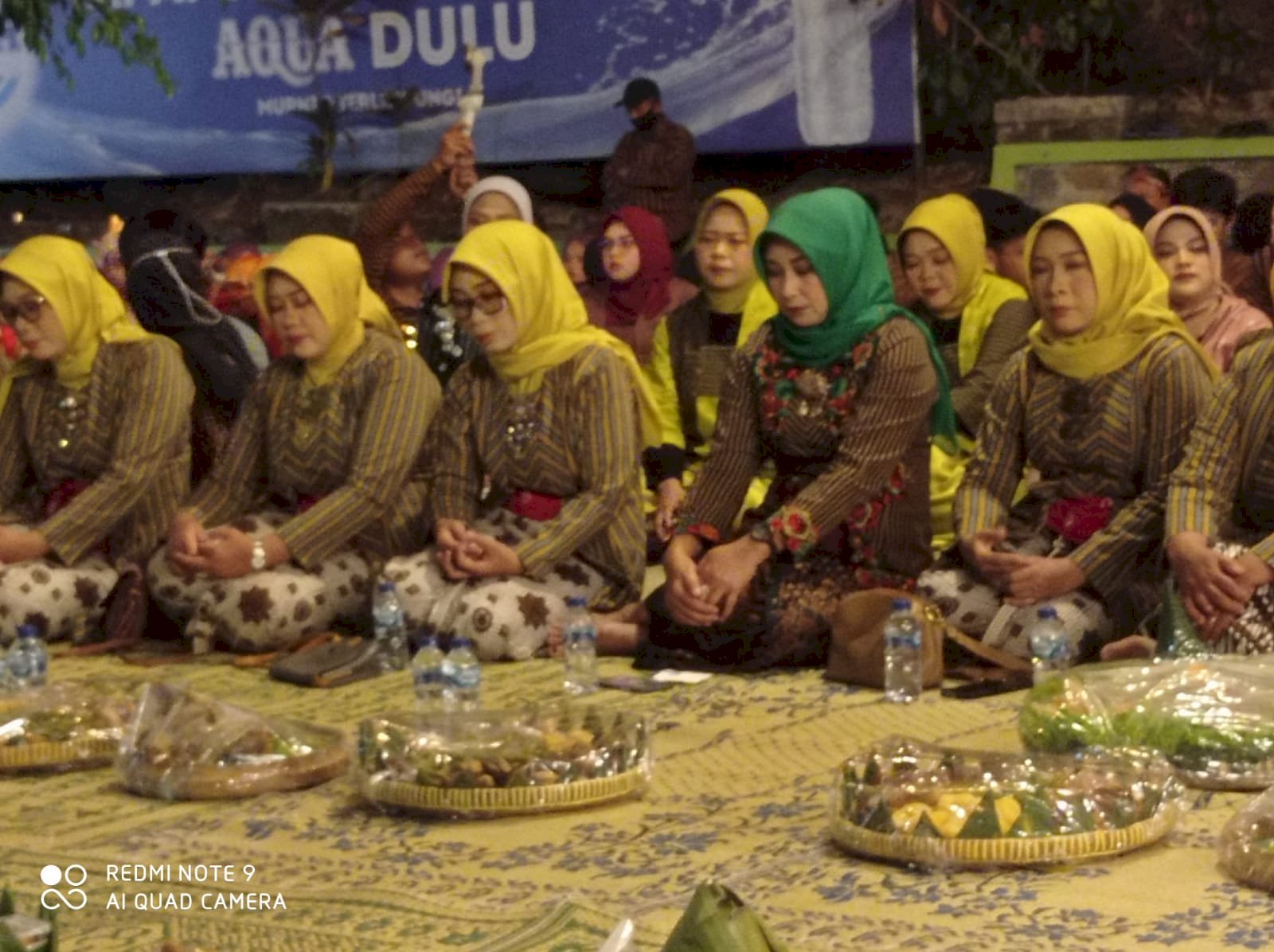 RIBUAN WARGA HADIRI TRADISI “ MERTI TIRTO “ DI UMBUL SIGEDANG DESA PONGGOK POLANHARJO KLATEN