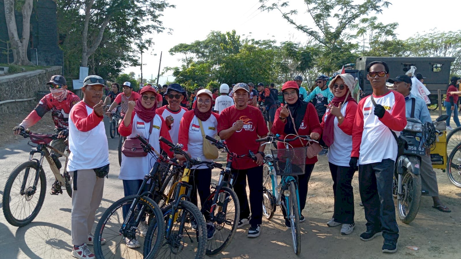 SQUAD GOWES KECAMATAN POLANHARJO  MENGIKUTI GOWES PERINGATAN HARI JADI KLATEN TAHUN 2024