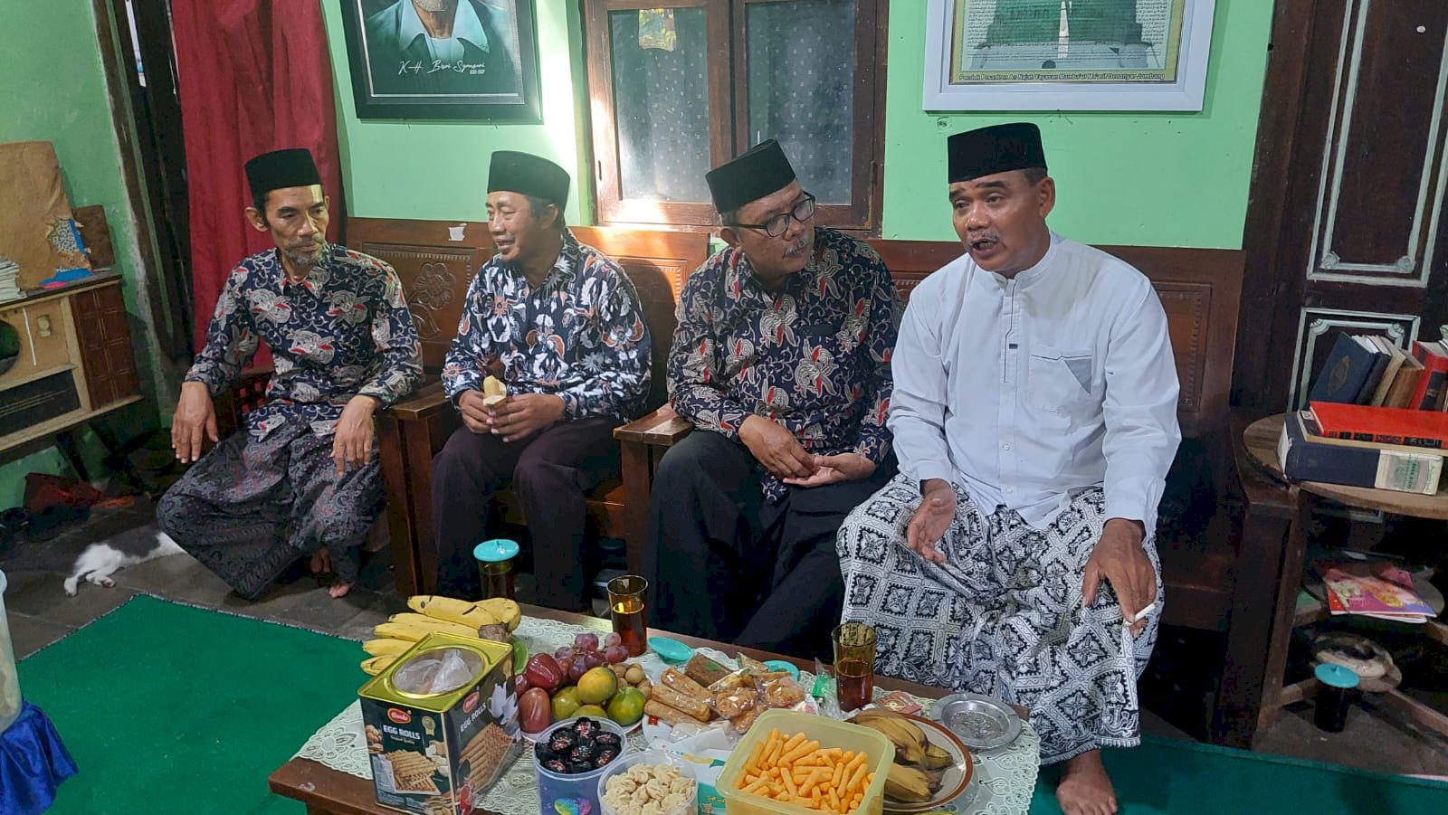 PEMBERIAN  SANTUNAN  ANAK YATIM PIATU   OLEH PENGAJIAN IBU-IBU  POLAN POLANHARJO