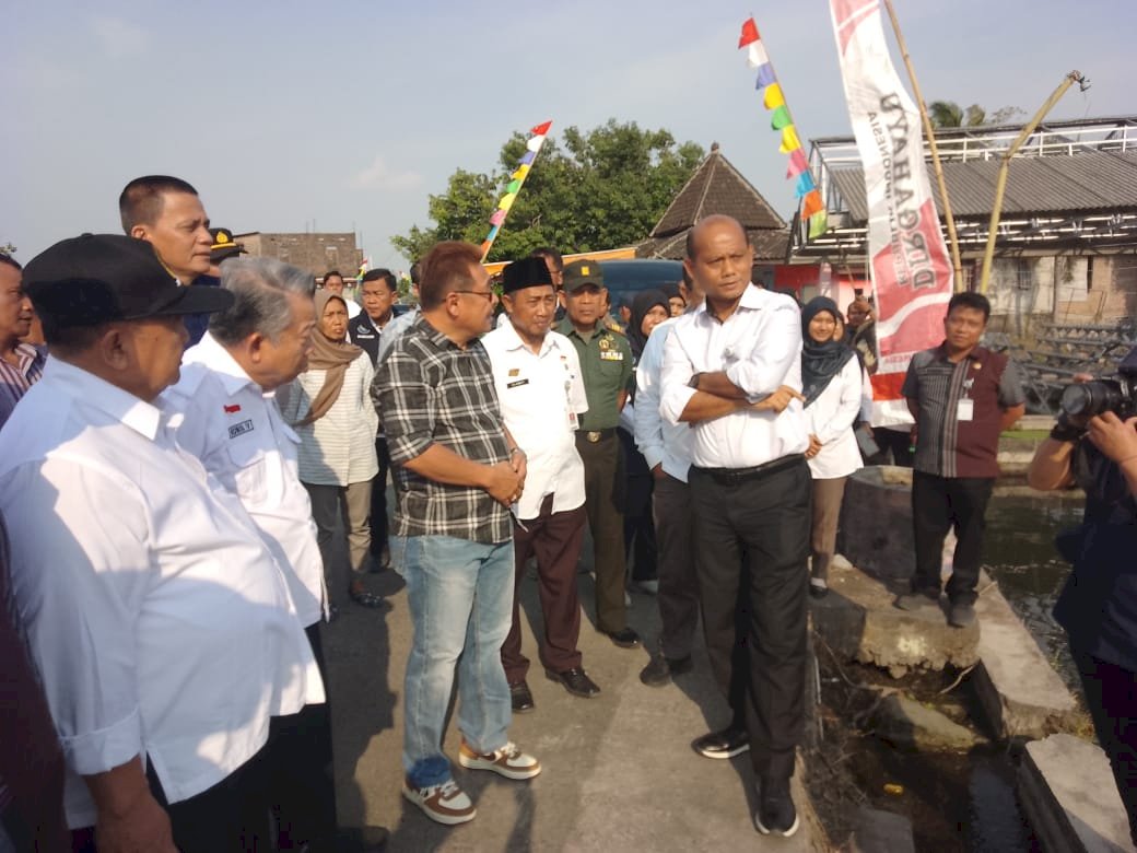 KUNJUNGAN  DPR RI BERSAMA DITJEN PERIKANAN BUDIDAYA KKP KE NGANJAT POLANHARJO