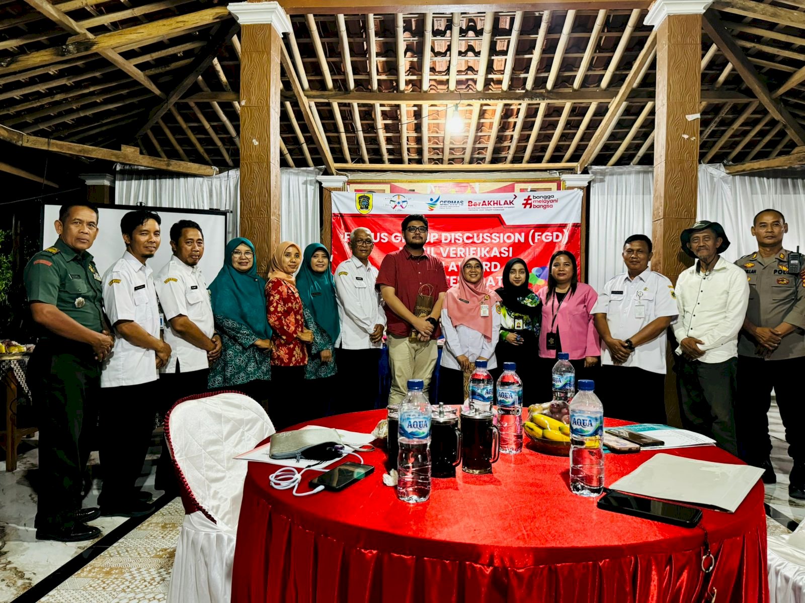 FORUM GROUP DISCATION ( FGD )  STBM AWARD  HASIL EVALUASI BERSAMA TIM KEMENKES PUSAT DI POLANHARJO