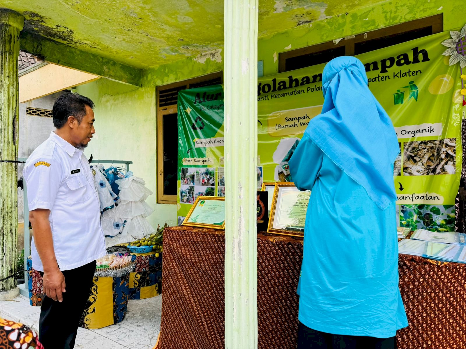  OLAH SAMPAH JADI BERKAH BERSAMA PASAR SAMPAH JANTI POLANHARJO