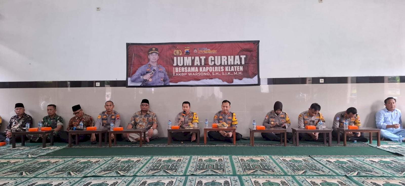 JUMAT CURHAT KAPOLRES KLATEN  BERSAMA WARGA MASYARAKAT POLANHARJO