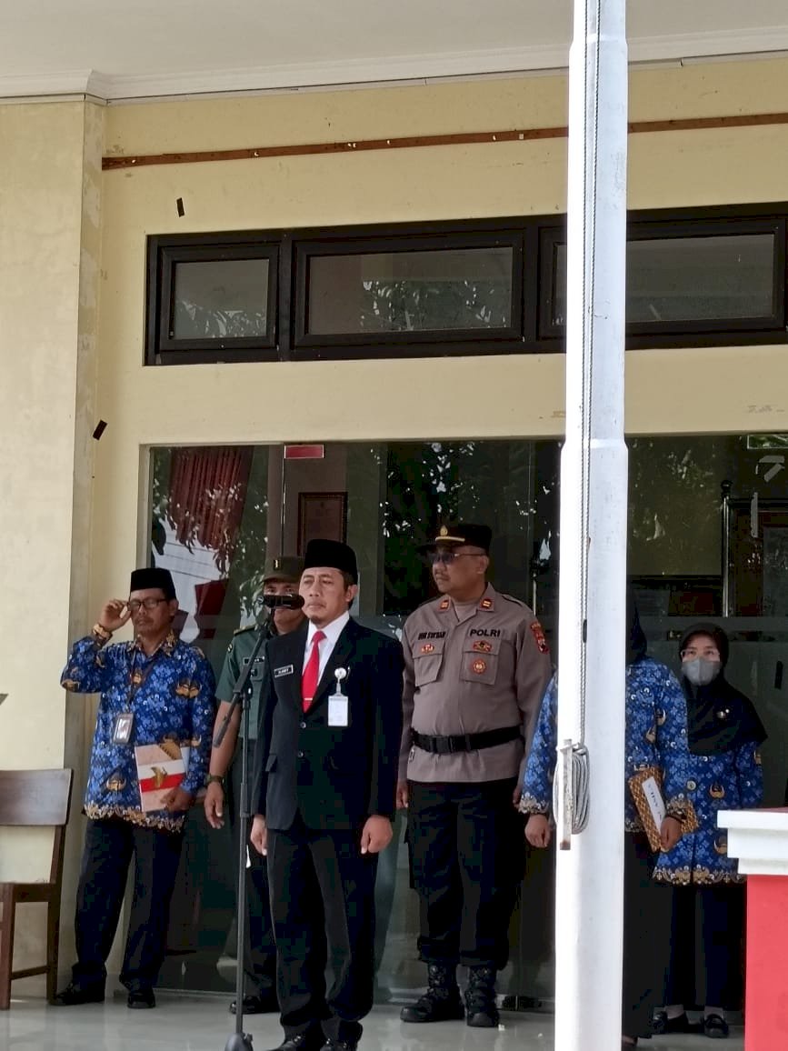 UPACARA HARI PAHLAWAN TINGKAT  KECAMATAN POLANHARJO “Teladani Pahlawanmu Cintai Negerimu 