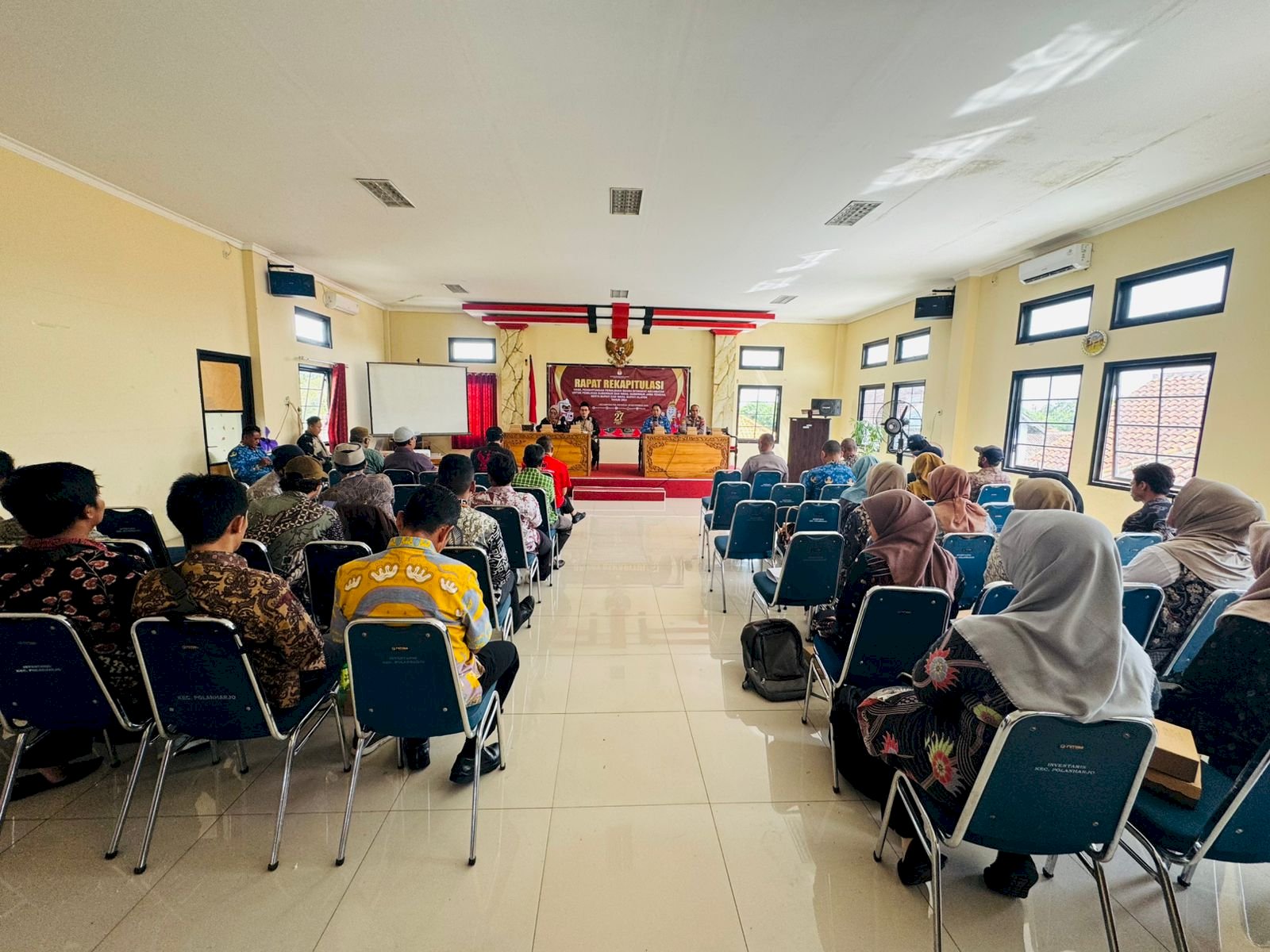 CAMAT UCAPKAN TERIMA KASIH ATAS KELANCARAN PELAKSANAAN PILKADA SERENTAK DI KECAMATAN POLANHARJO