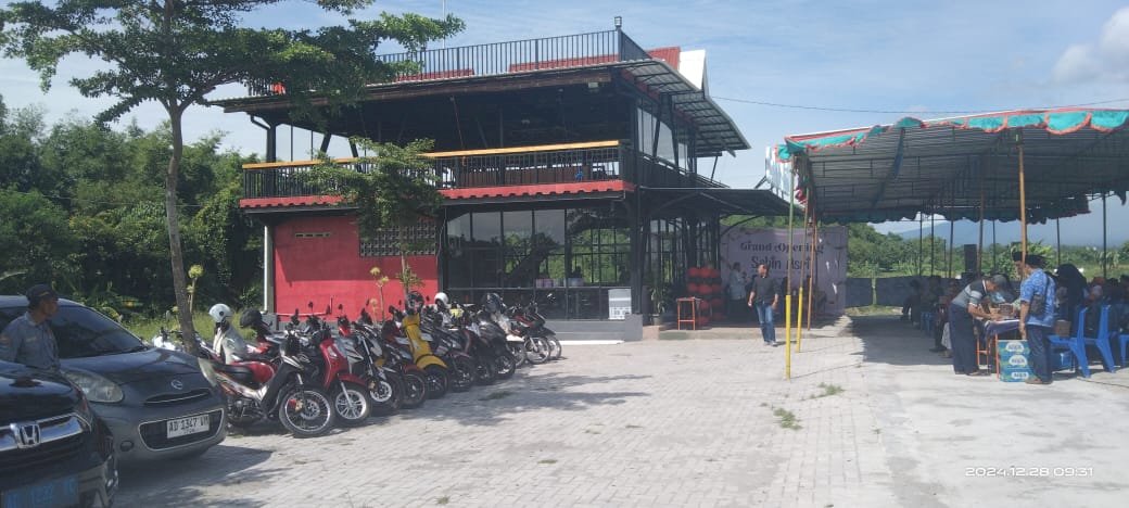 CAMAT POLANHARJO RESMIKAN CAFÉ AND RESTO “SABIN  ASRI “ 