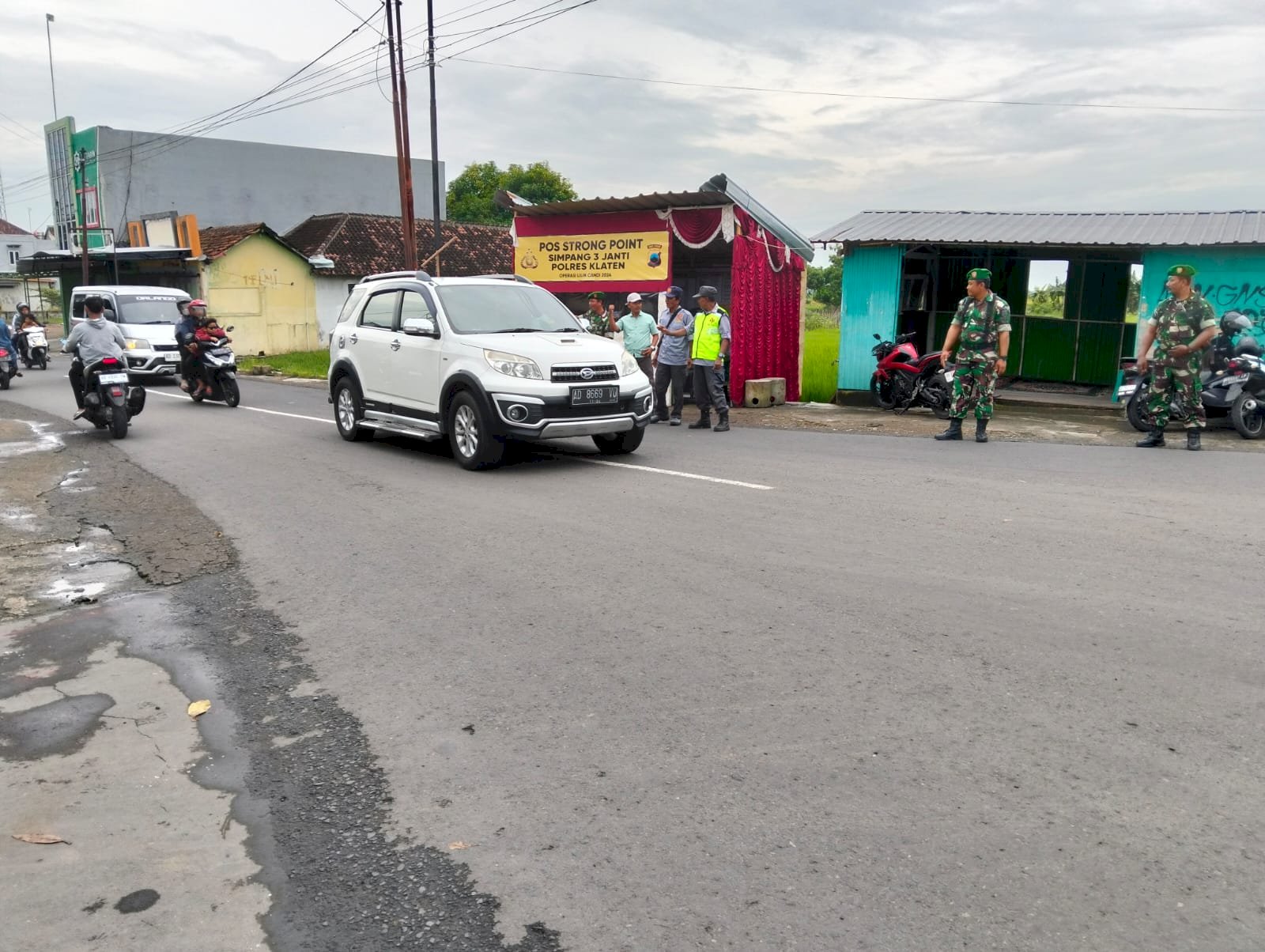 TUTUP POSKO NATARU, CAMAT POLANHARJO SAMPAIKAN TERIMA KASIH KEPADA STAKEHOLDER DAN RELAWAN