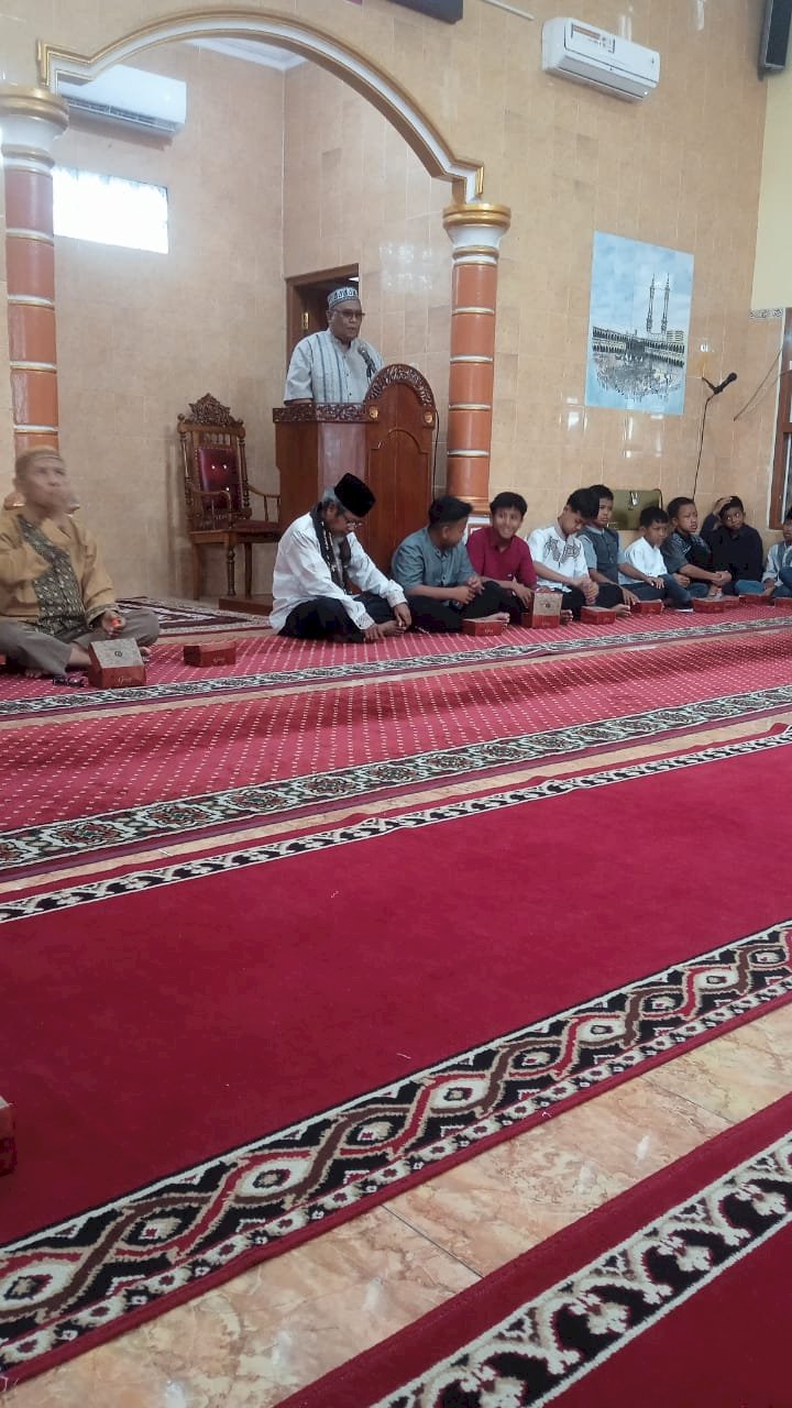 JAMAAH BORONGAN POLANHARJO ADAKAN RUTIN SHALAWATAN