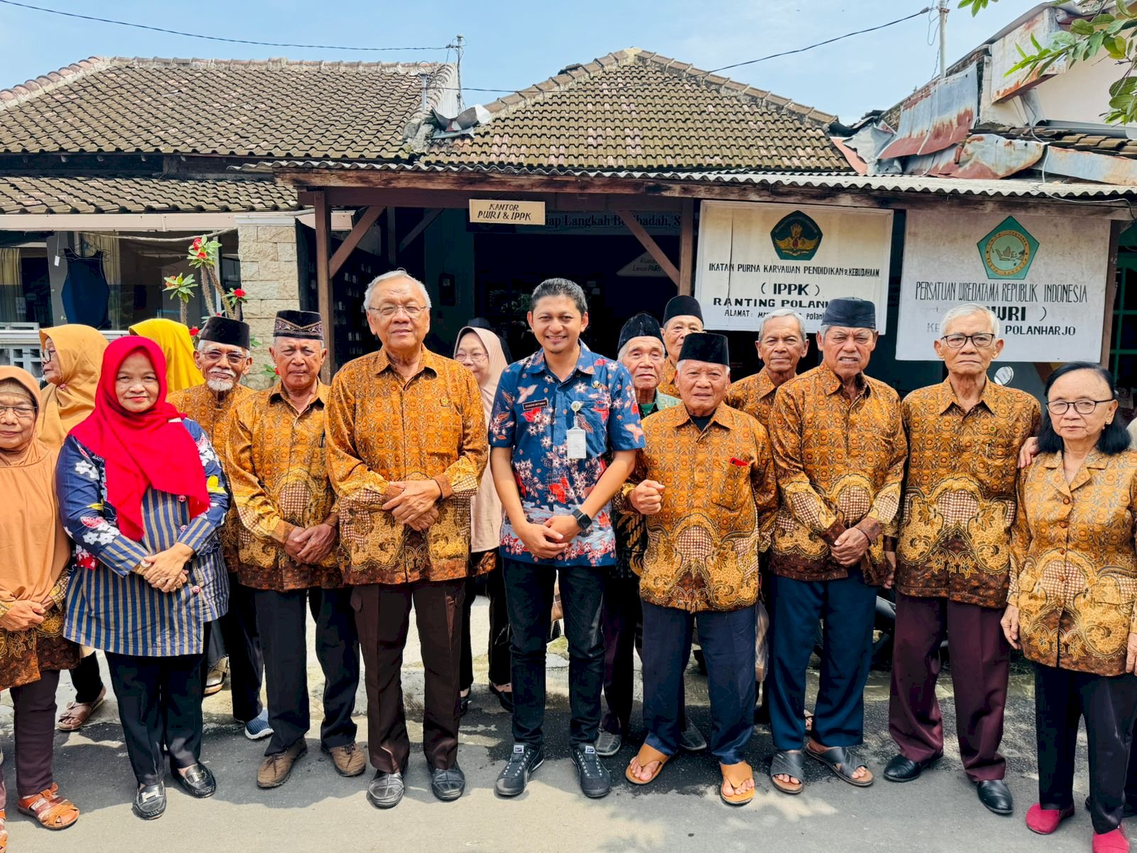 PWRI POLANHARJO MENGADAKAN RAPAT ANGGOTA TAHUNAN ( RAT ) KOPERASI PWRI