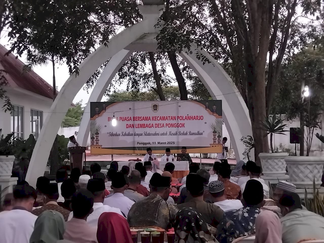 Pemdes Ponggok Gelar Buka Puasa Bersama Untuk Jalin Silaturahmi Sesama