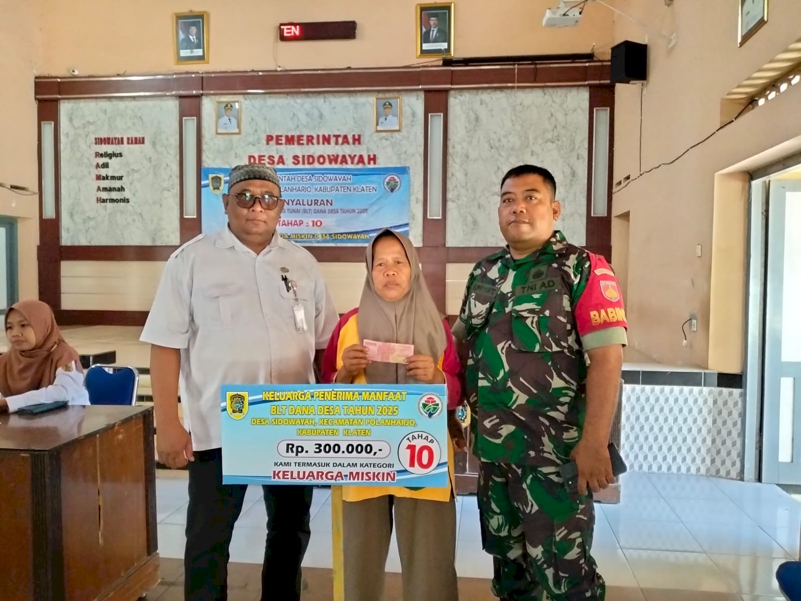 PENYALURAN BANTUAN LANGSUNG TUNAI DANA DESA DI DESA SIDOWAYAH TAHUN 2025
