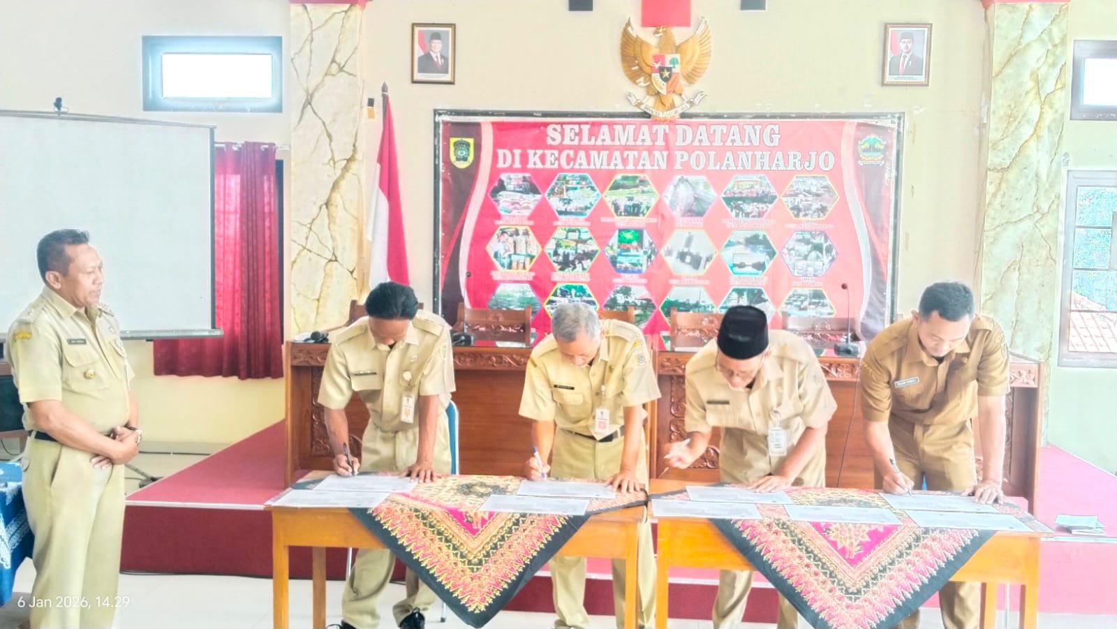 PENANDATANGAN PAKTA INTEGRITAS DAN KOMITMEN BERSAMA