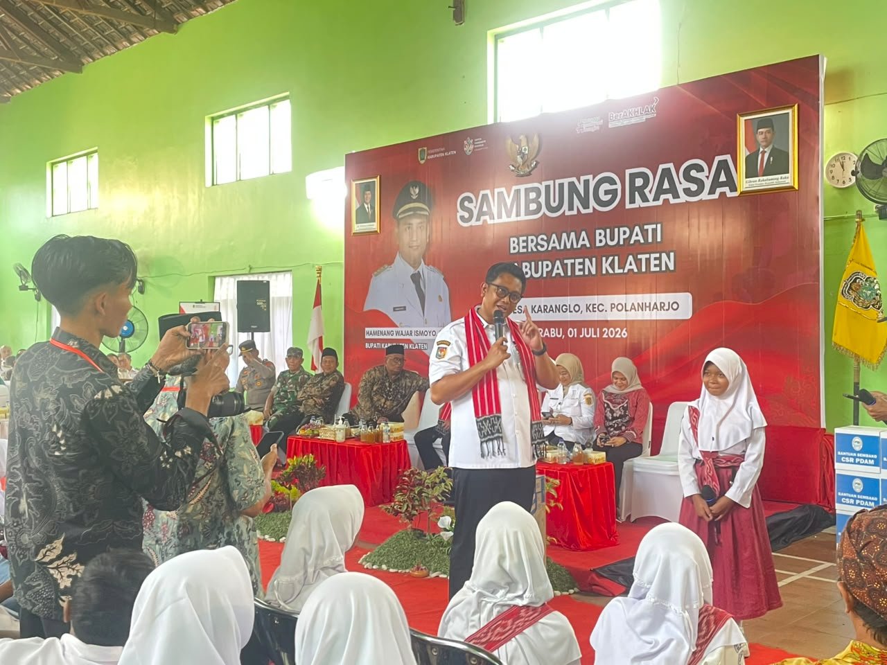 Sambung Rasa di Desa Karanglo, Bupati Klaten Serap Aspirasi dan Serahkan Bantuan