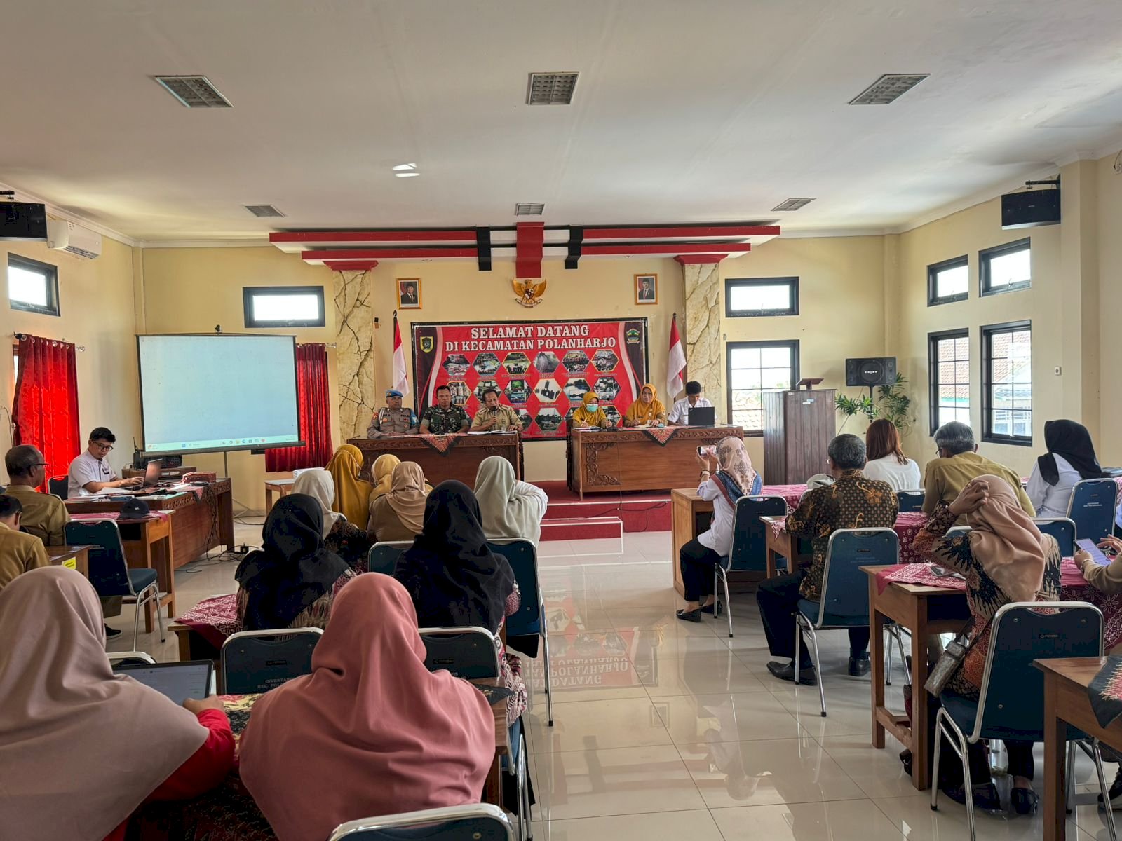Optimalkan Gizi Spesifik, Polanharjo Evaluasi Program MBG-SPPG dan Sosialisasikan Layanan Kelompok 3B