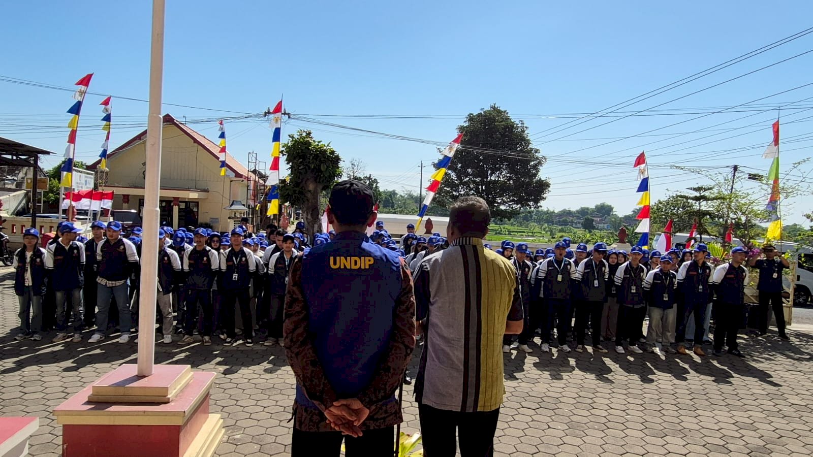 Camat Polanharjo Pimpin Apel Penerimaan 130 Mahasiswa KKN Tim II UNDIP 2025/2026