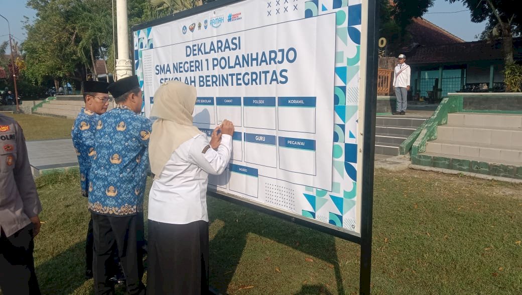 Hadiri Deklarasi Sekolah Berintegritas SMAN 1 Polanharjo, Camat Tekankan Fondasi Kejujuran