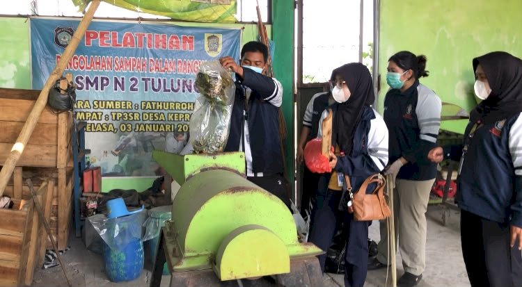 DUKUNG SDGs POIN 8 & 12: KKN-R TIM II UNDIP OPTIMALKAN TATA KELOLA TPS 3R KEPRABON LEWAT PEMBUKUAN KEUANGAN TERSTRUKTUR