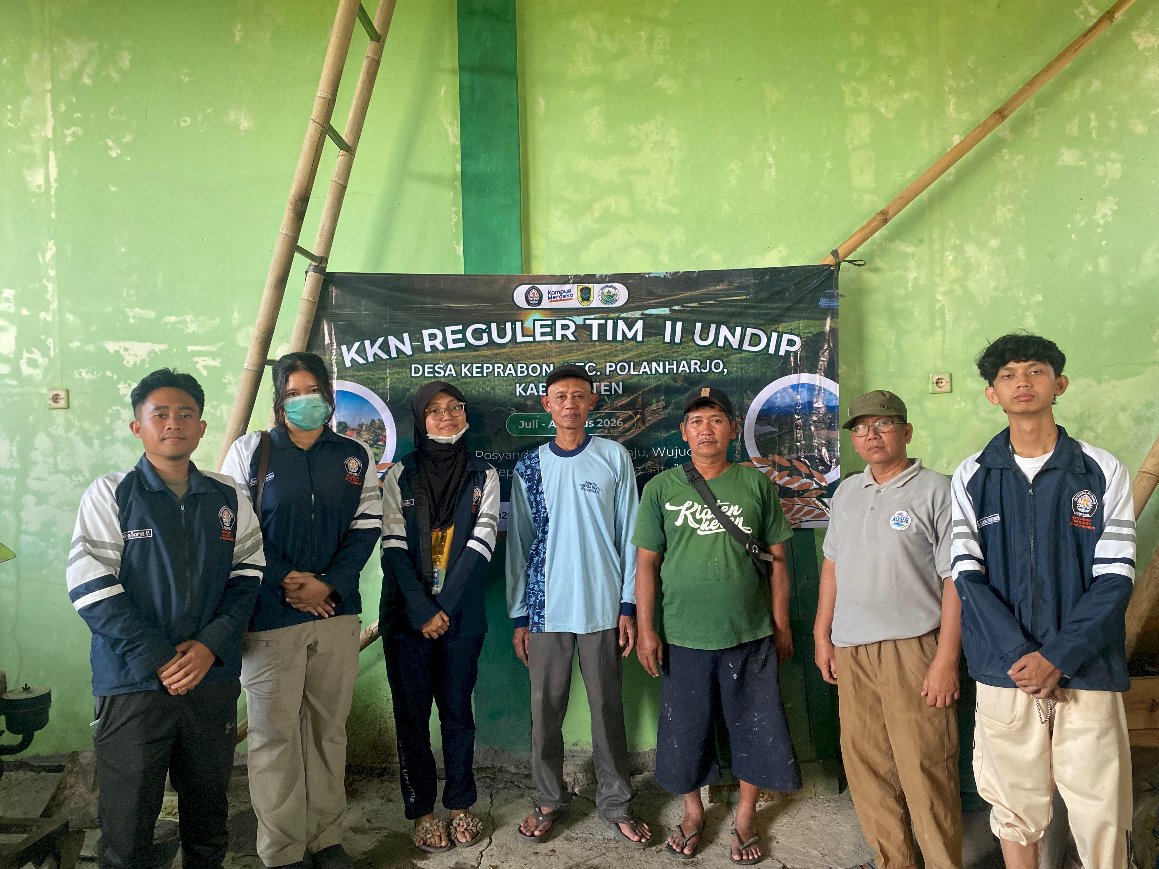 ATASI LIMBAH ORGANIK, KKN UNDIP CIPTAKAN SMART COMPOSTER DI TPS 3R KEPRABON